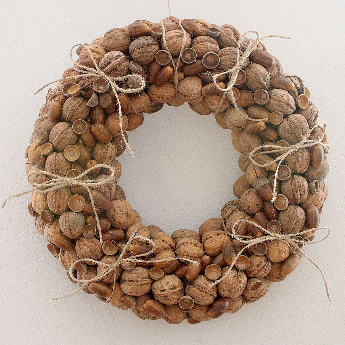 Jesienny, orzechowy wianek