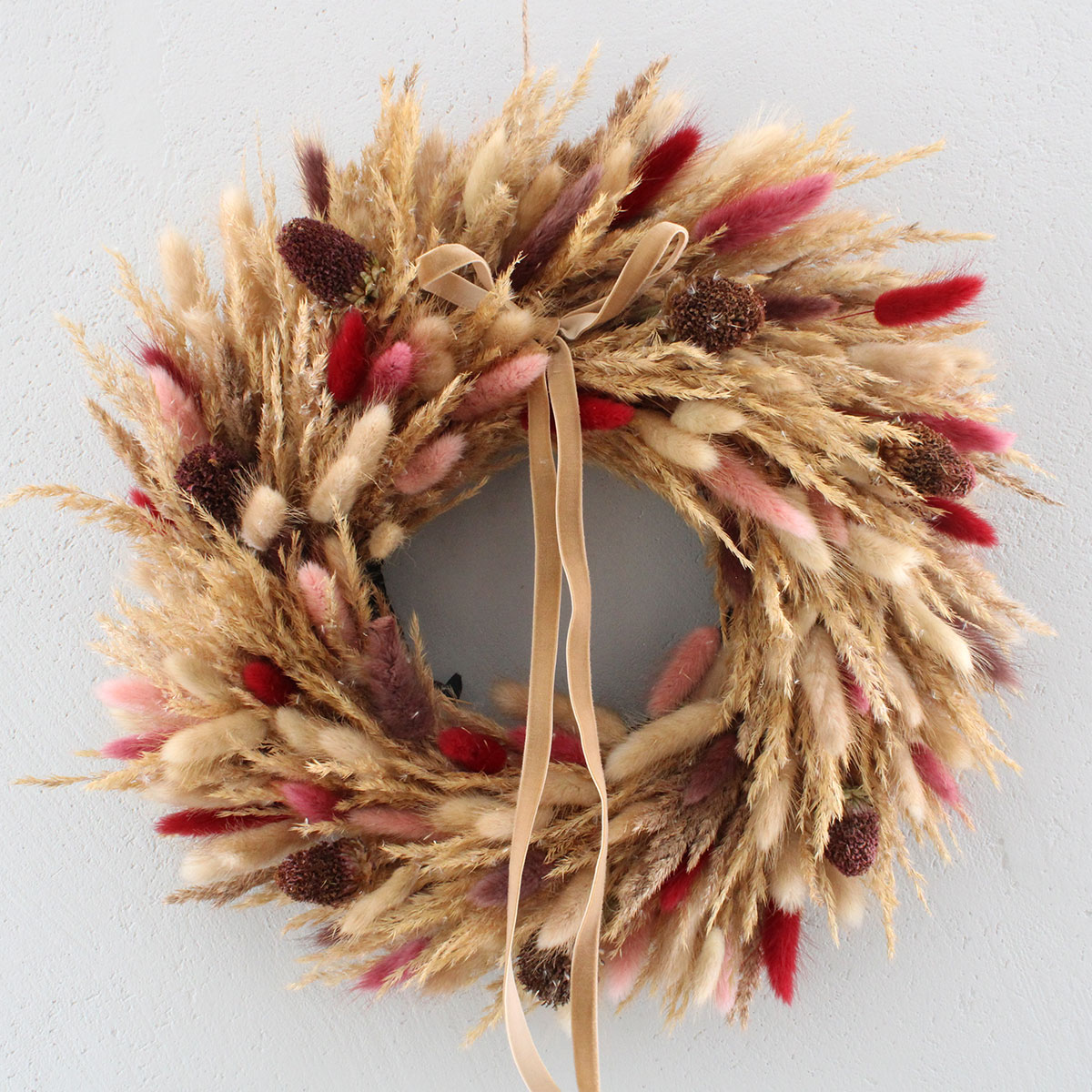 Wianek z traw i jeżówki