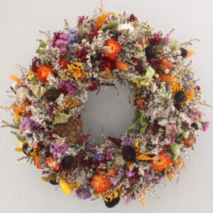 Jesienny wianek z suszonych kwiatów