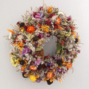 Jesienny wianek z suszonych kwiatów