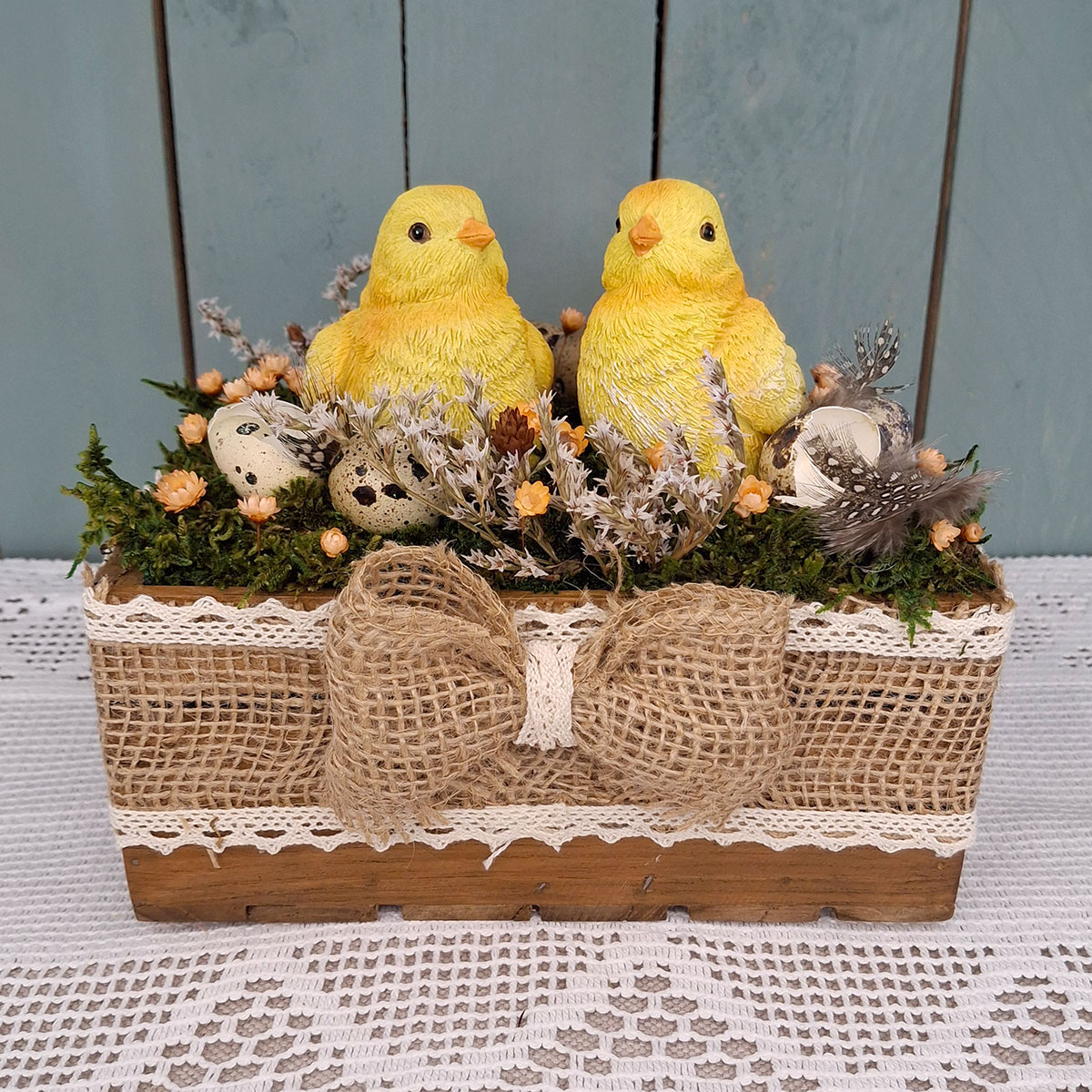 Wielkanocny stroik z kurczaczkami