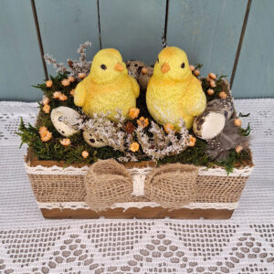 Wielkanocny stroik z kurczaczkami