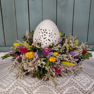 Wielkanocny stroik z suszonych kwiatów