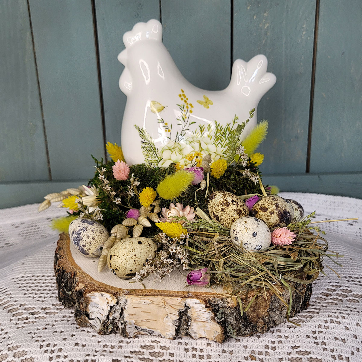 Wielkanocny stroik na plastrze z kurką