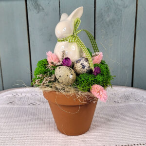 Wielkanocny stroik w zieleni mchu