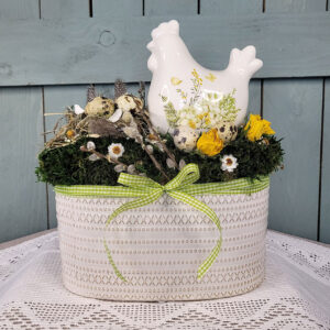 Wielkanocny stroik z kurką