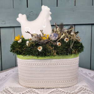 Wielkanocny stroik z kurką