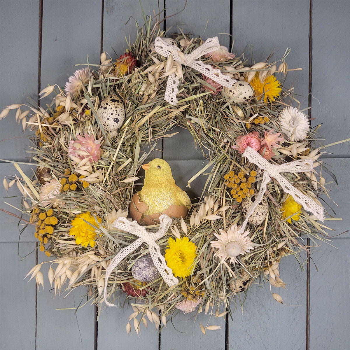 wielkanocny wianek z kurczaczkiem