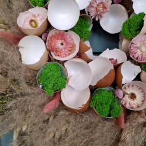 Wielkanocny wianek z traw pampasowych