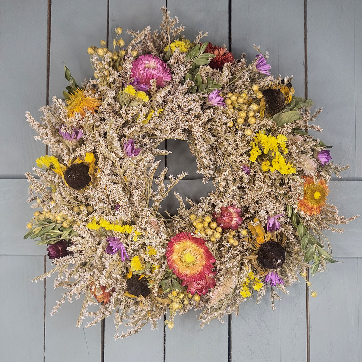 Wianek z suszonych kwiatów